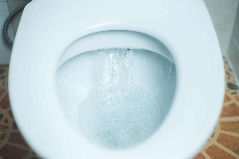 Comment réparer une toilette qui manque de pression?